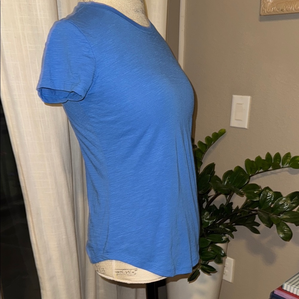 Sonoma The Everyday Tee Blue shortsleeve Women's Top casual shirt size Small - Picture 2 of 7